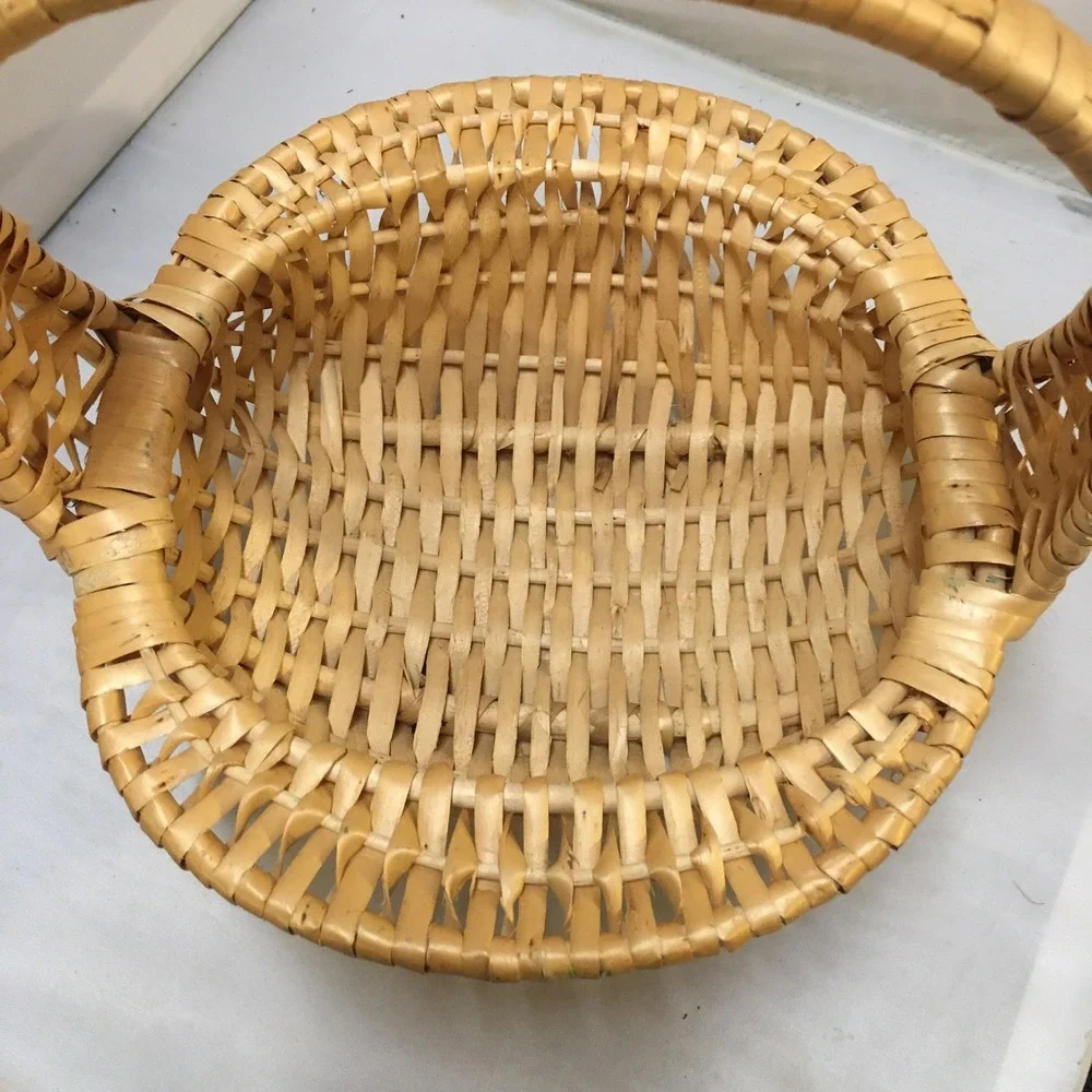 Woven Wicker Basket Home Decor OS Tan Round Handled Boho Storage Cottagecore